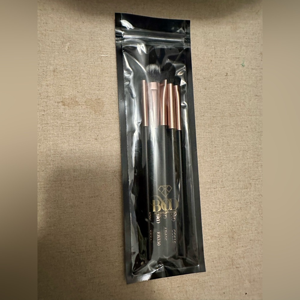 BYOD Be Your Own Desire 5 Piece Makeup Eye Brush Set NEW